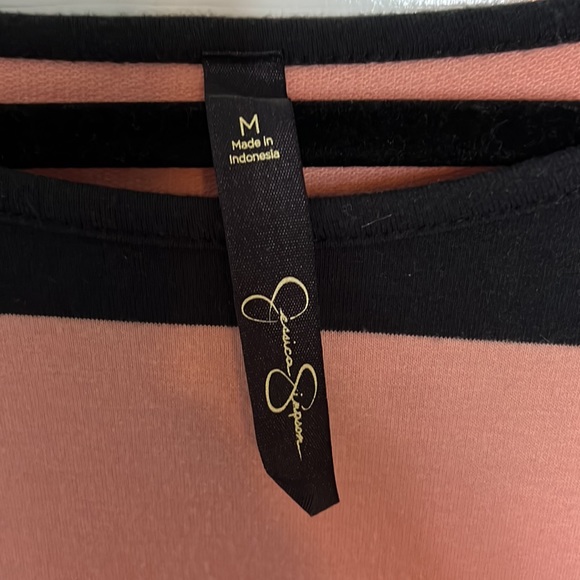 Comfortable and Cute Long Sleeve Dress - Picture 4 of 4